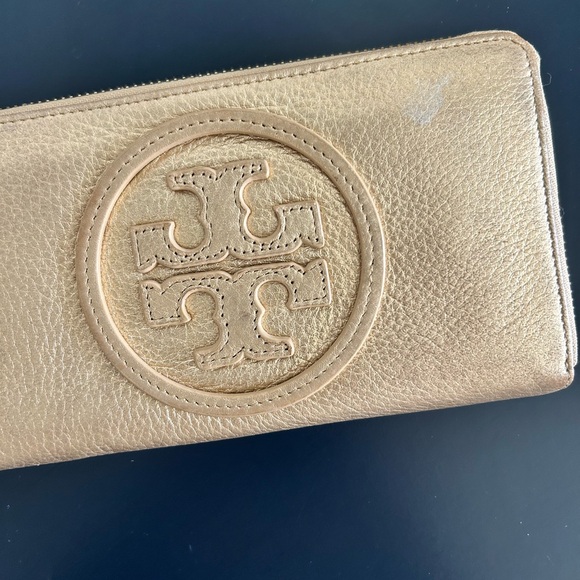 Tory Burch Continental Zip Metallic Gold Wallet - Picture 3 of 7